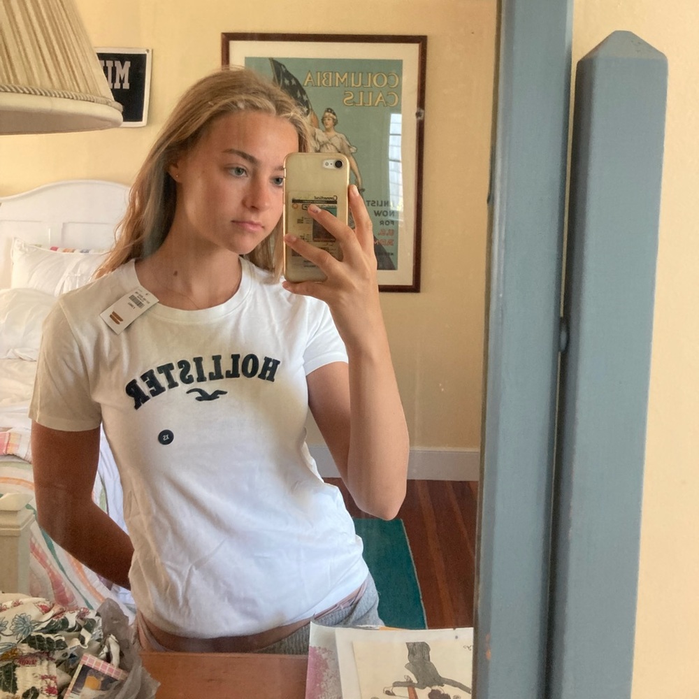 cute hollister tee